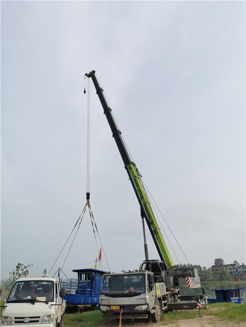 贵港市桥梁建设吊装案例